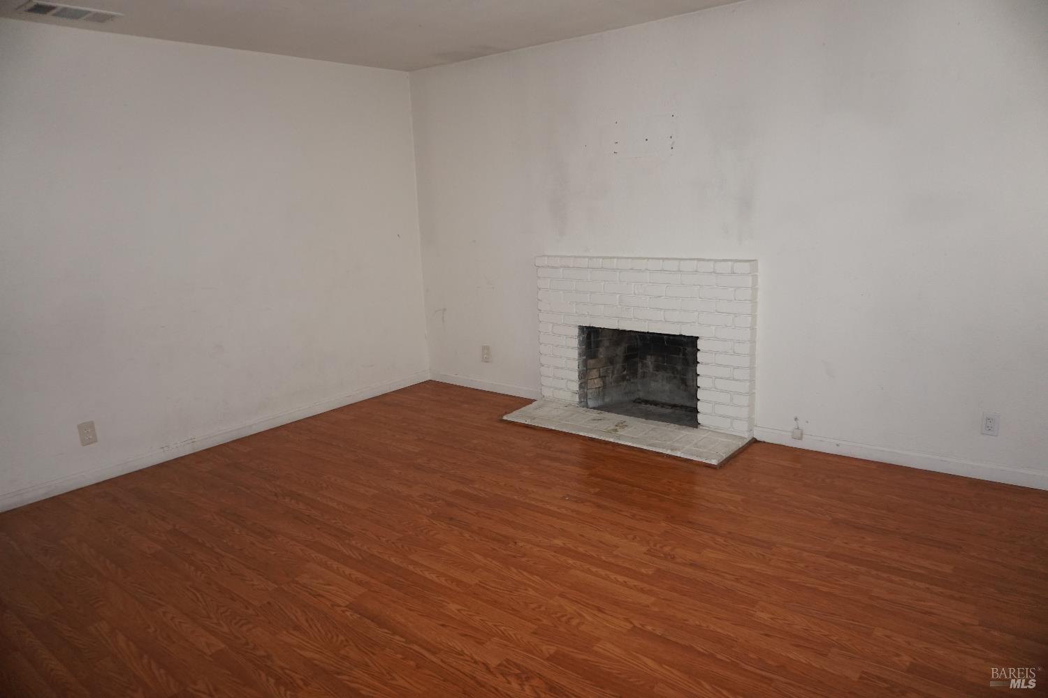 Detail Gallery Image 6 of 23 For 170 Harvard Ave, Vallejo,  CA 94589 - 4 Beds | 2 Baths