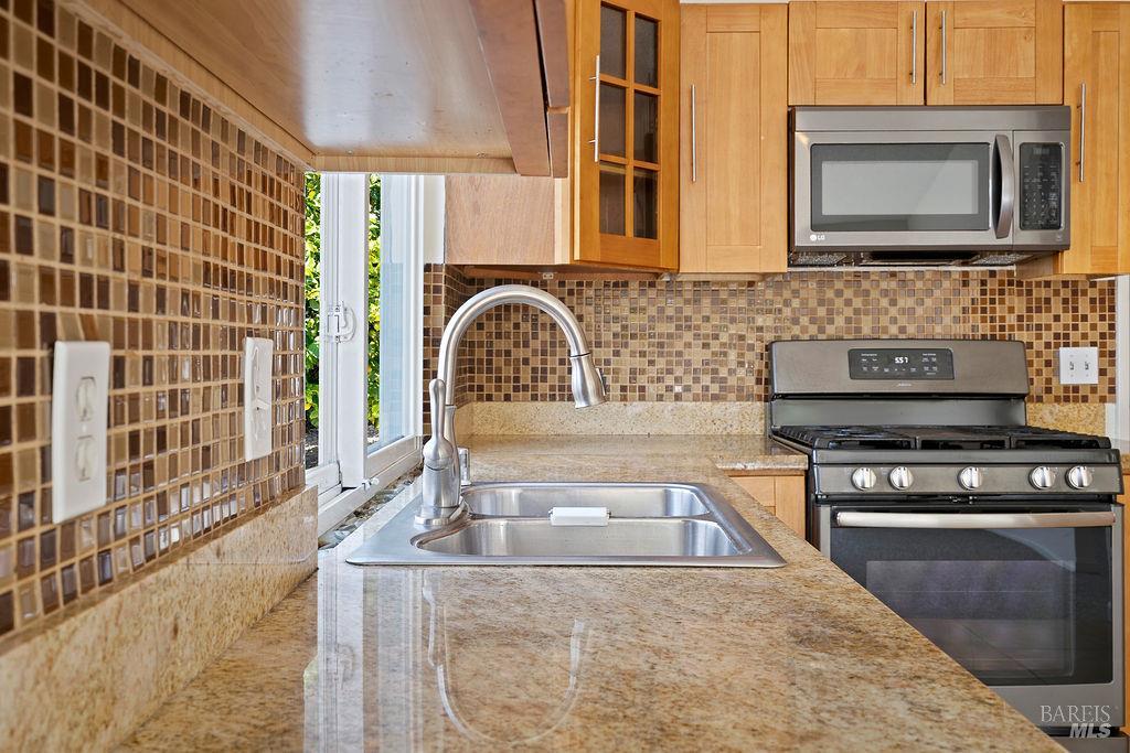 Detail Gallery Image 14 of 50 For 121 Yankee Jim Ct, Vallejo,  CA 94589 - 3 Beds | 2 Baths
