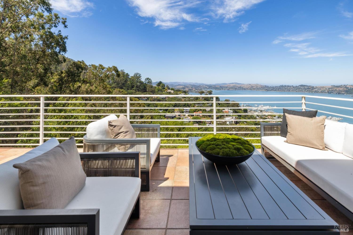 Detail Gallery Image 19 of 72 For 260 Spencer Ave, Sausalito,  CA 94965 - 5 Beds | 5 Baths