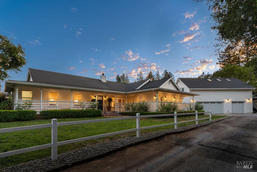 Detail Gallery Image 1 of 73 For 15119 Grove St, Healdsburg,  CA 95448 - 3 Beds | 4/1 Baths