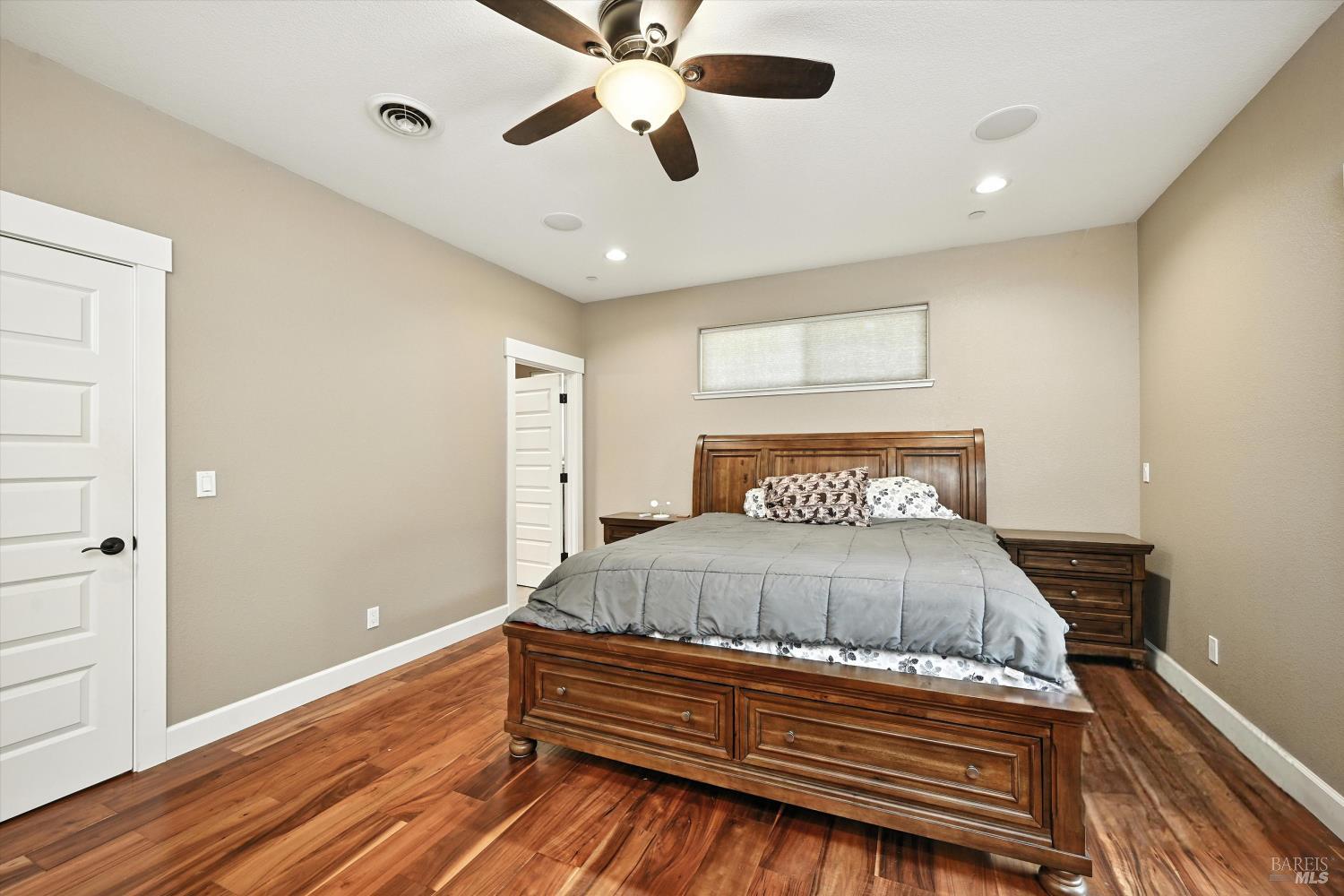 Detail Gallery Image 11 of 24 For 9482 Hoberg Dr, Cobb,  CA 95426 - 3 Beds | 2 Baths