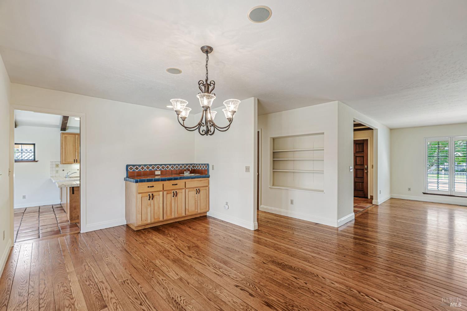 Detail Gallery Image 18 of 45 For 2213 Warwick Dr, Santa Rosa,  CA 95405 - 3 Beds | 2/1 Baths