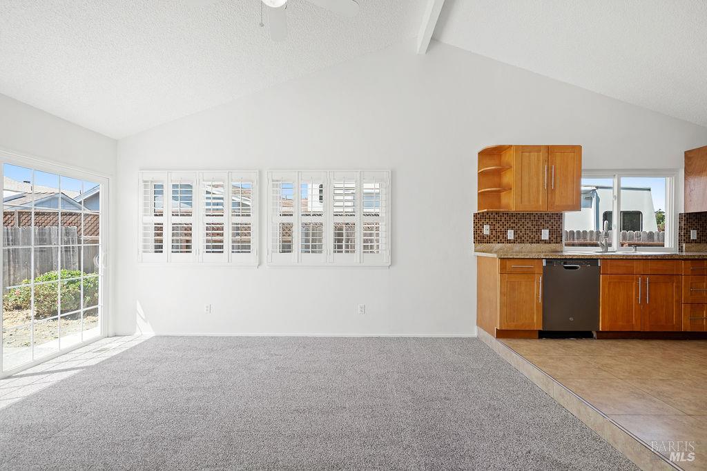 Detail Gallery Image 12 of 50 For 121 Yankee Jim Ct, Vallejo,  CA 94589 - 3 Beds | 2 Baths