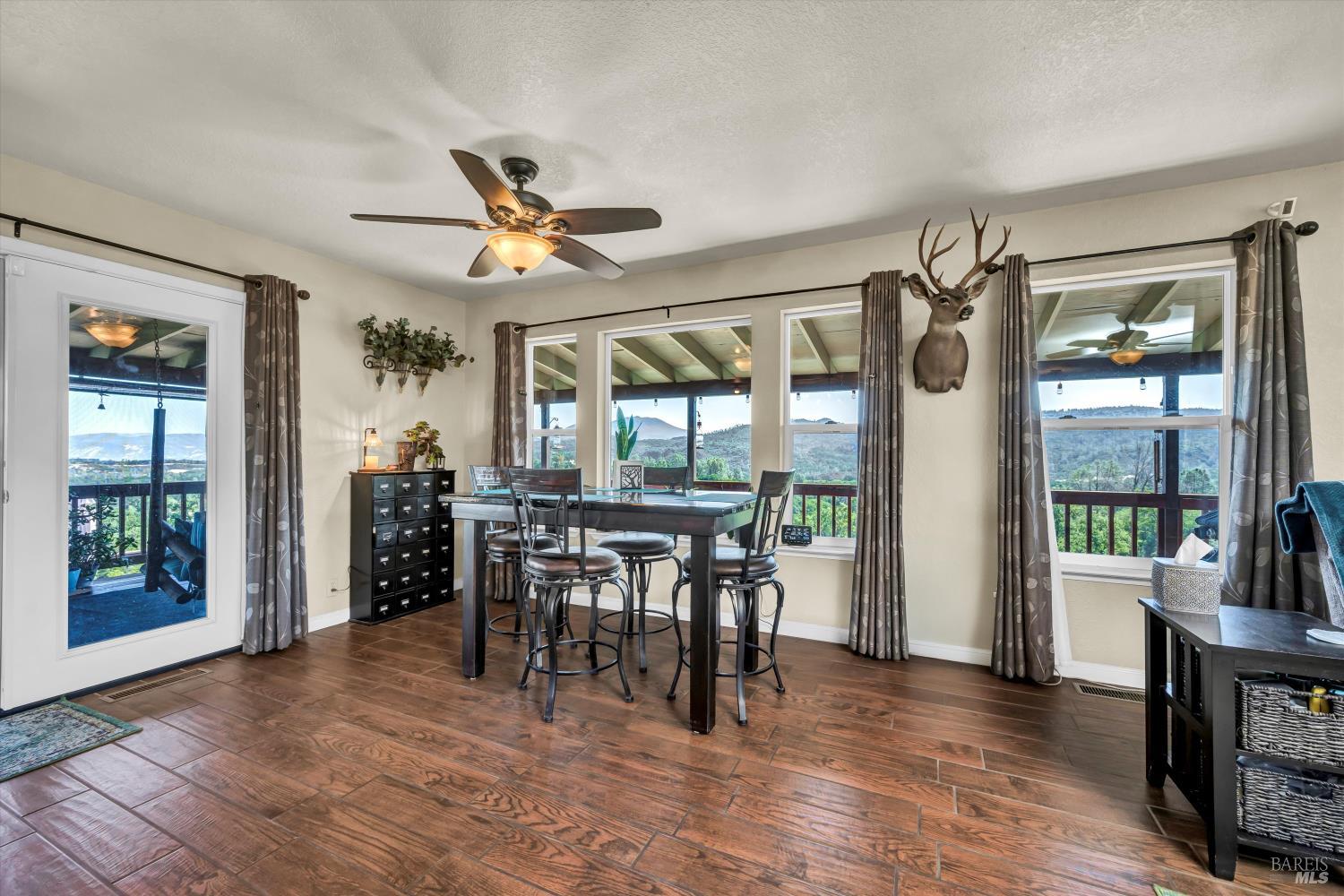 Detail Gallery Image 8 of 54 For 10225 Kelsey Creek Dr, Kelseyville,  CA 95451 - 3 Beds | 3 Baths