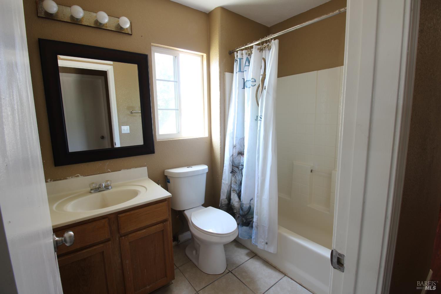 Detail Gallery Image 20 of 26 For 513 De Flores Cir, Rio Vista,  CA 94571 - 4 Beds | 2/1 Baths