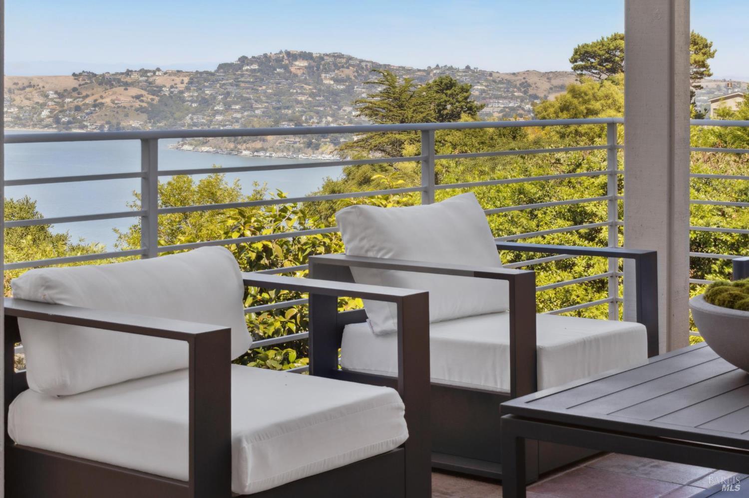 Detail Gallery Image 37 of 72 For 260 Spencer Ave, Sausalito,  CA 94965 - 5 Beds | 5 Baths