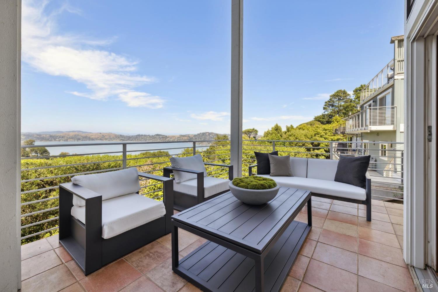 Detail Gallery Image 36 of 72 For 260 Spencer Ave, Sausalito,  CA 94965 - 5 Beds | 5 Baths