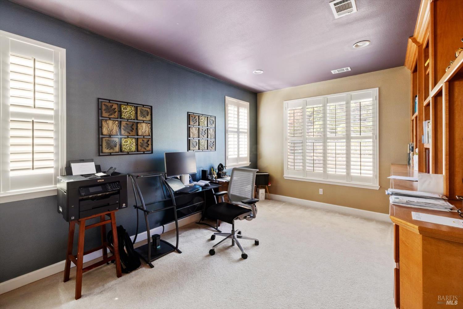 Detail Gallery Image 10 of 78 For 425 Arguello Dr, Benicia,  CA 94510 - 4 Beds | 2/1 Baths