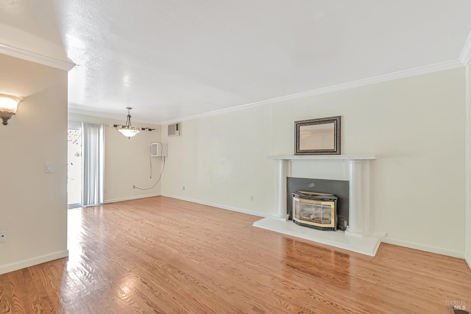 Detail Gallery Image 9 of 48 For 5209 San Luis Ave, Santa Rosa,  CA 95409 - 5 Beds | 3/1 Baths