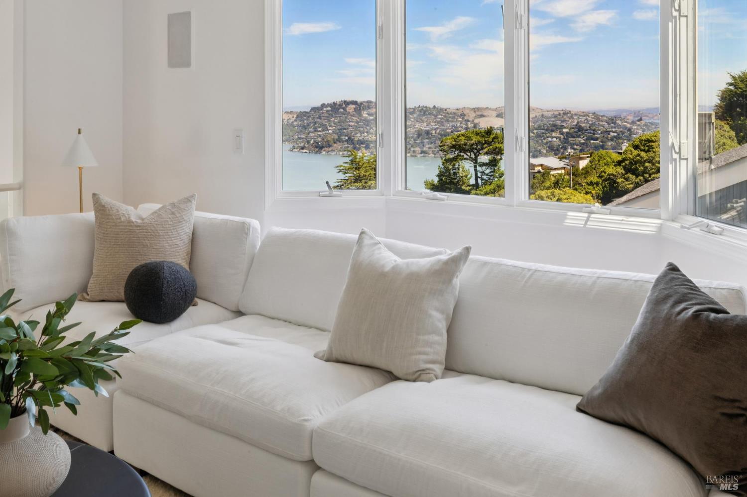 Detail Gallery Image 25 of 72 For 260 Spencer Ave, Sausalito,  CA 94965 - 5 Beds | 5 Baths