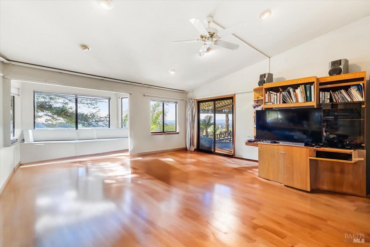 Detail Gallery Image 30 of 52 For 4331 Panorama Dr, Santa Rosa,  CA 95404 - 6 Beds | 3 Baths