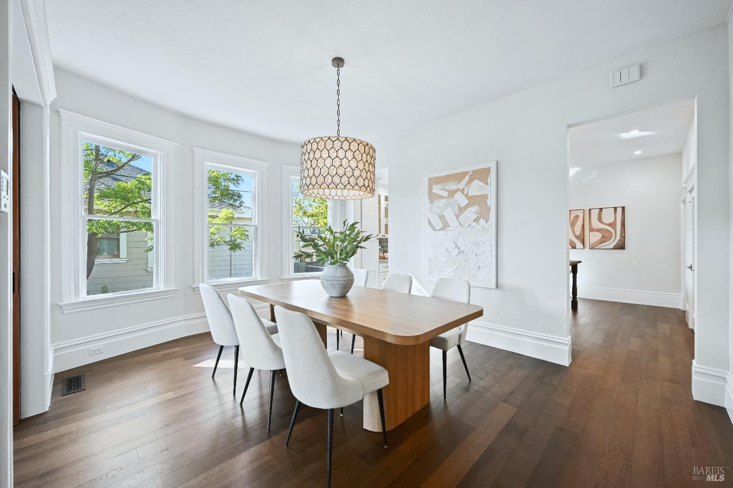 Detail Gallery Image 11 of 66 For 15 8th St, Petaluma,  CA 94952 - 3 Beds | 2/1 Baths