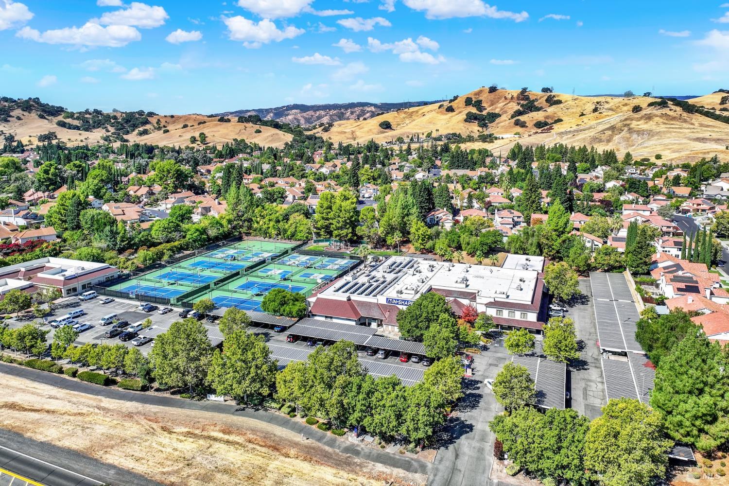 Detail Gallery Image 94 of 99 For 218 Donegal Ct, Vacaville,  CA 95688 - 4 Beds | 2/1 Baths