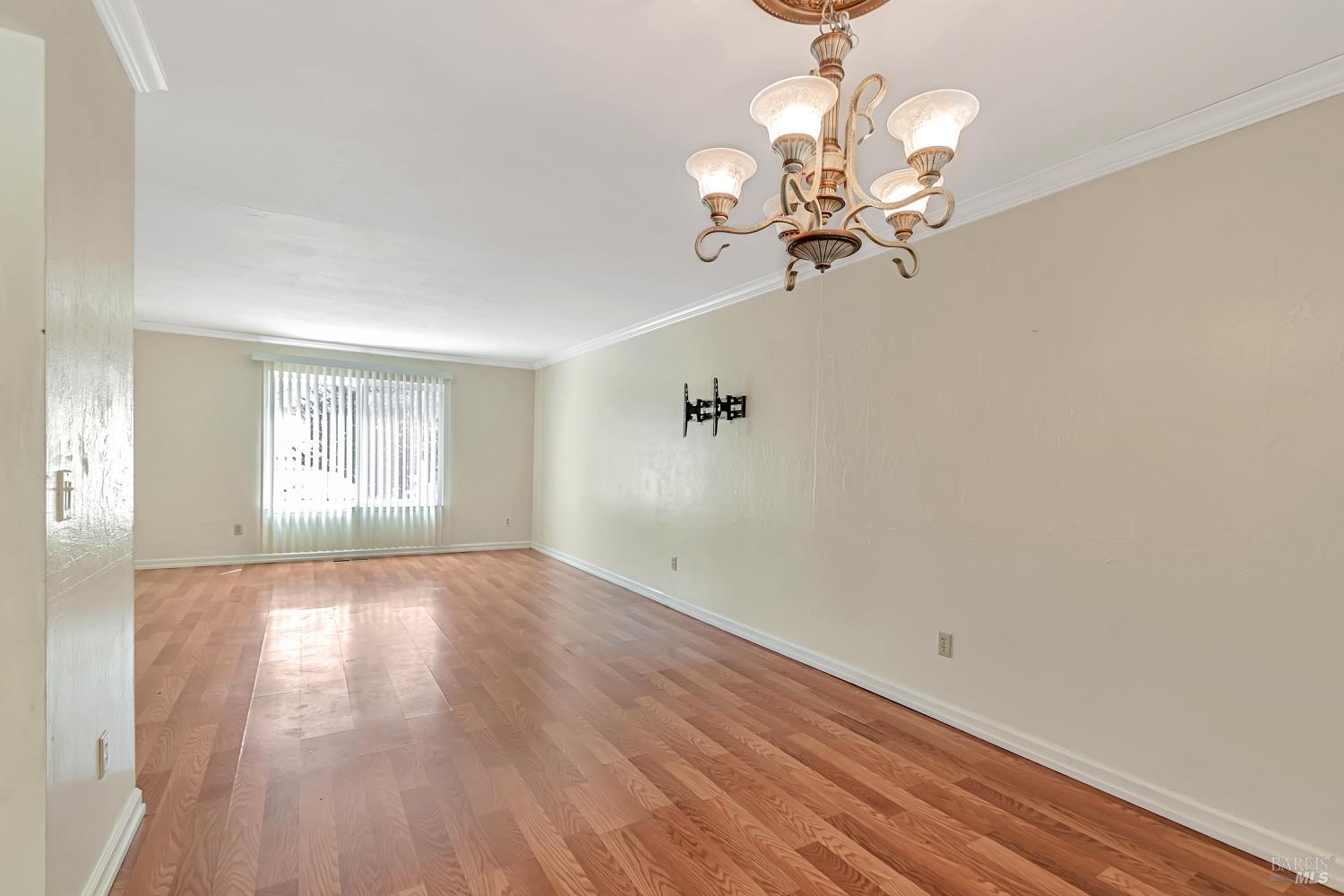 Detail Gallery Image 16 of 48 For 5209 San Luis Ave, Santa Rosa,  CA 95409 - 5 Beds | 3/1 Baths