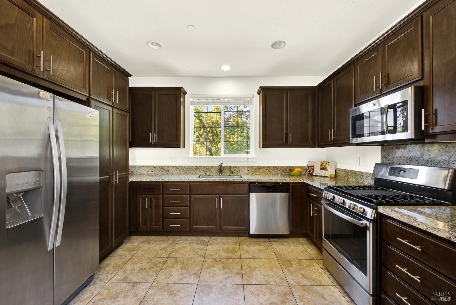 Detail Gallery Image 29 of 71 For 399 Allegany Ct, Fairfield,  CA 94534 - 3 Beds | 2/1 Baths