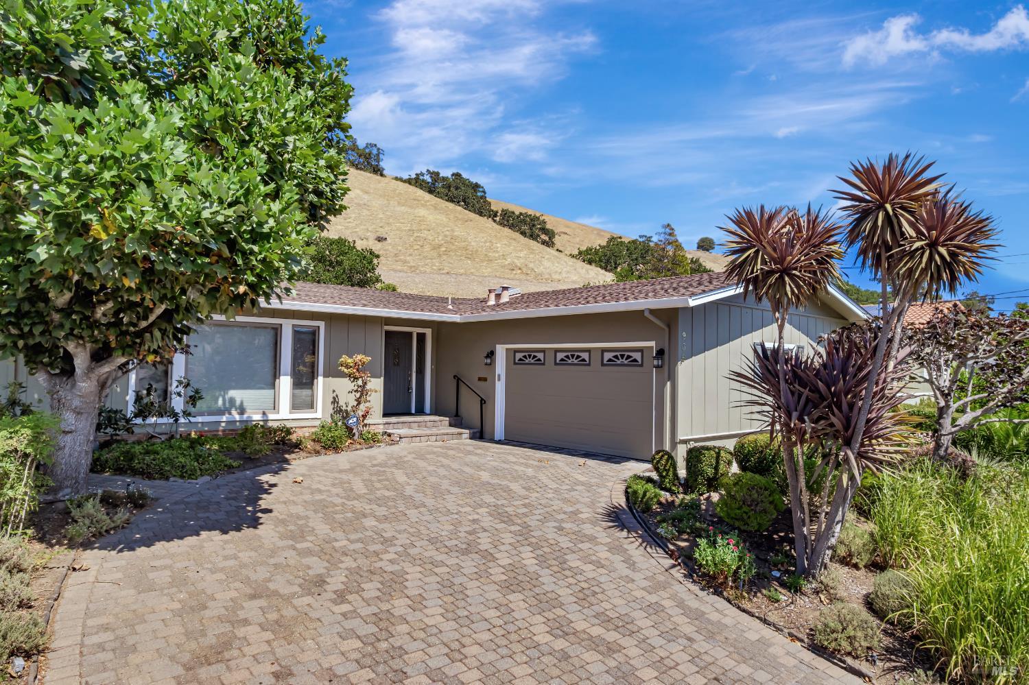Detail Gallery Image 1 of 33 For 936 Patricia Way, San Rafael,  CA 94903 - 3 Beds | 2 Baths