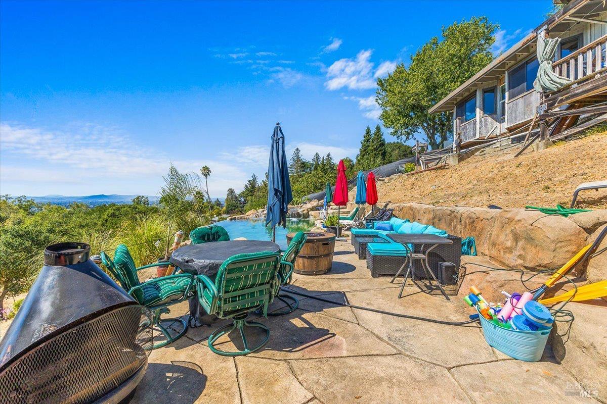 Detail Gallery Image 37 of 52 For 4331 Panorama Dr, Santa Rosa,  CA 95404 - 6 Beds | 3 Baths
