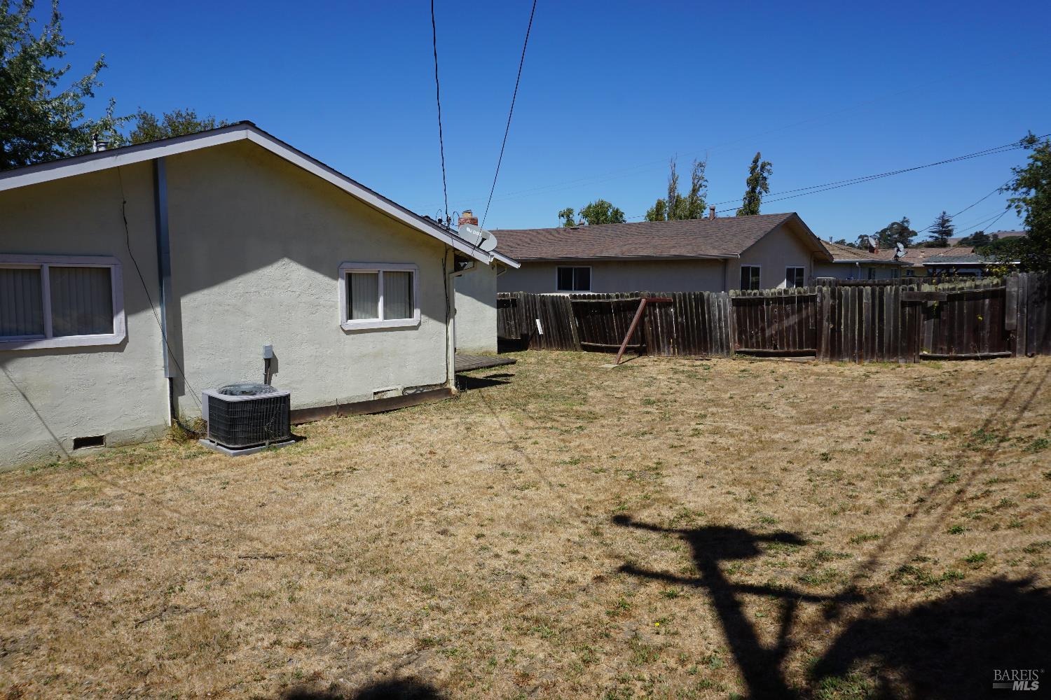 Detail Gallery Image 4 of 23 For 170 Harvard Ave, Vallejo,  CA 94589 - 4 Beds | 2 Baths