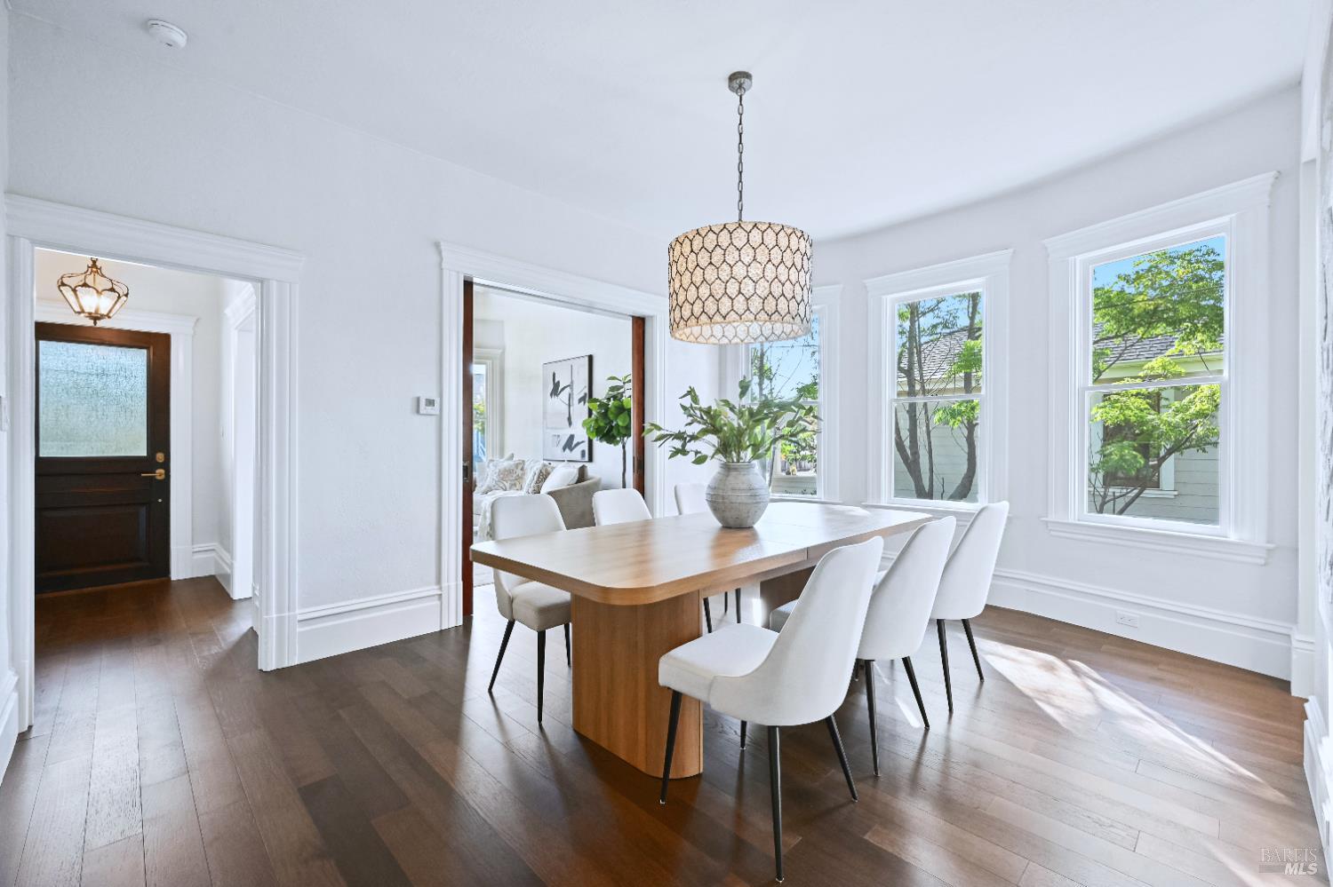 Detail Gallery Image 13 of 66 For 15 8th St, Petaluma,  CA 94952 - 3 Beds | 2/1 Baths