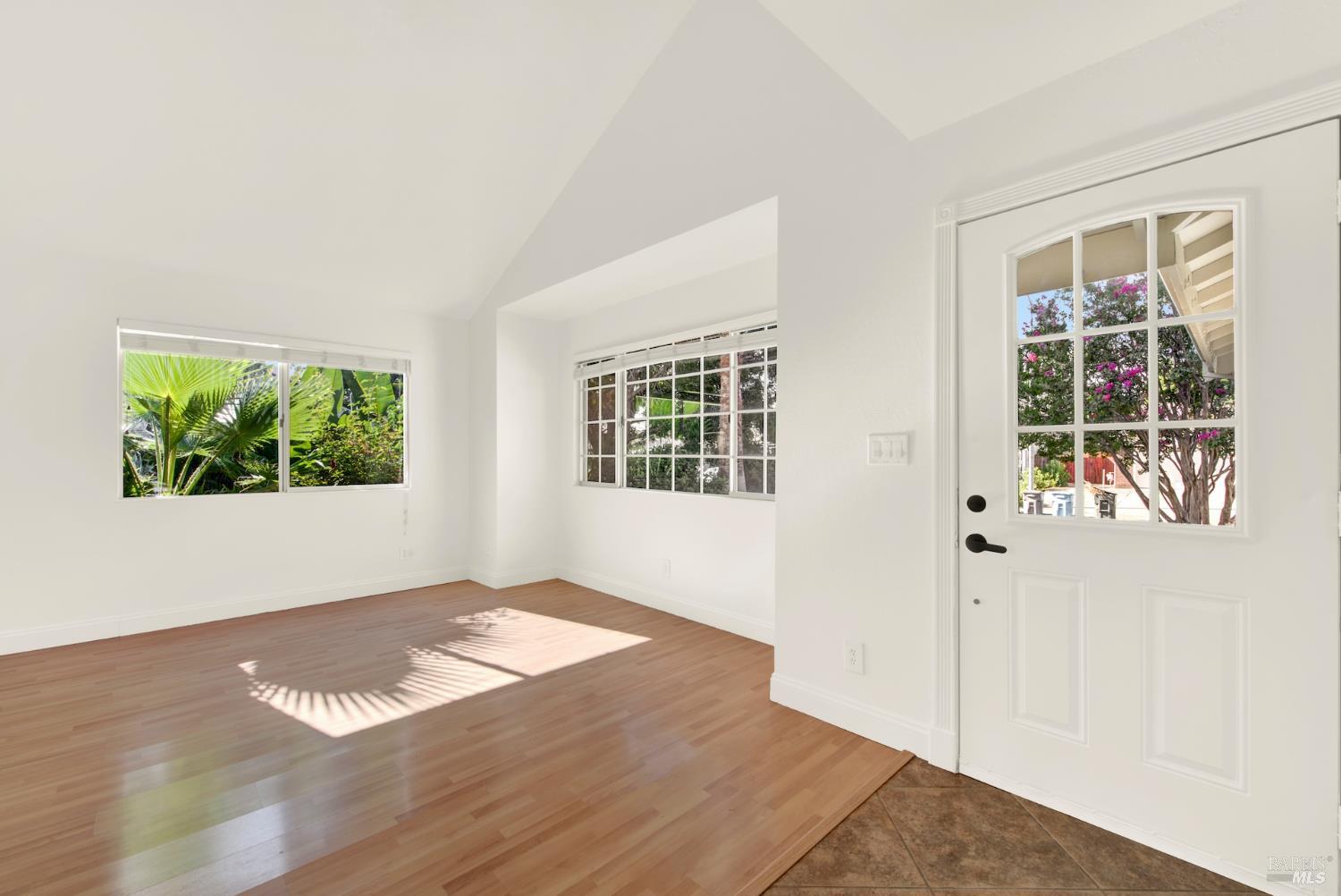 Detail Gallery Image 14 of 99 For 218 Donegal Ct, Vacaville,  CA 95688 - 4 Beds | 2/1 Baths