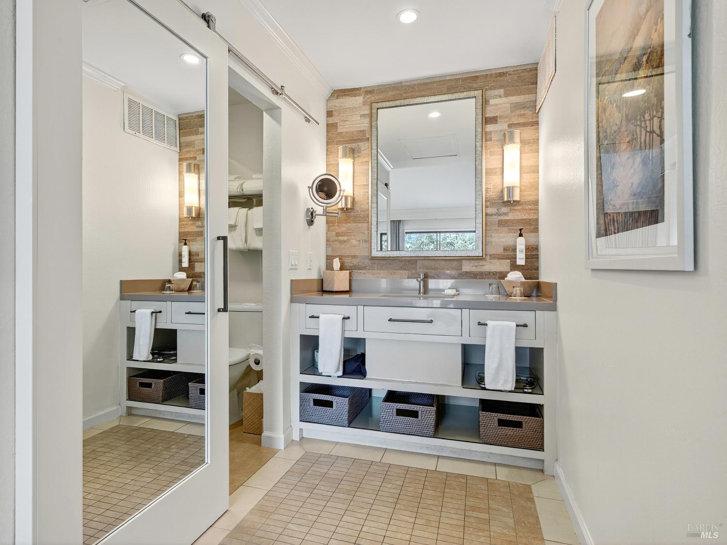 Detail Gallery Image 18 of 23 For 693 Cottage Dr, Napa,  CA 94558 - 2 Beds | 2 Baths