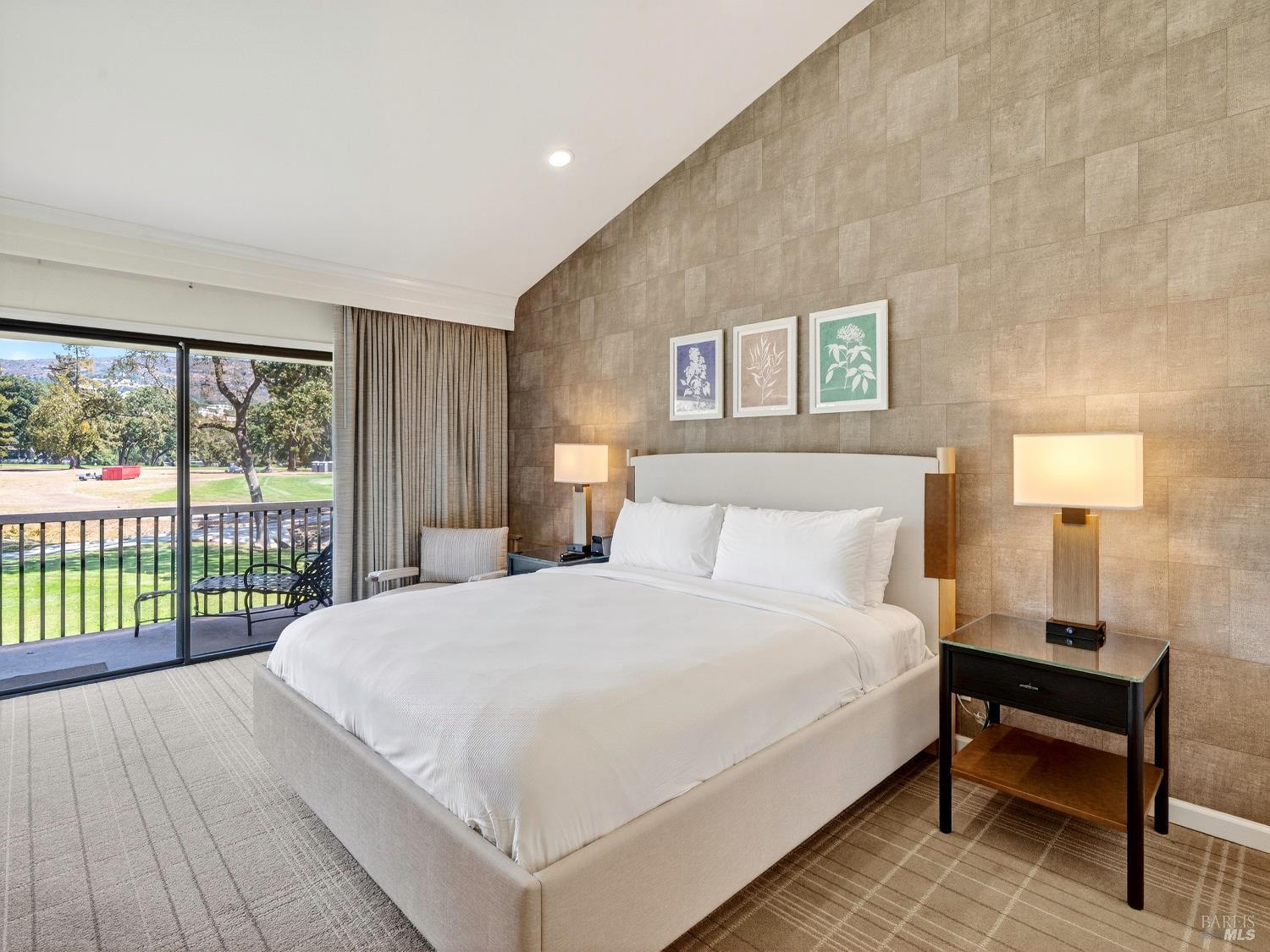 Detail Gallery Image 16 of 23 For 693 Cottage Dr, Napa,  CA 94558 - 2 Beds | 2 Baths