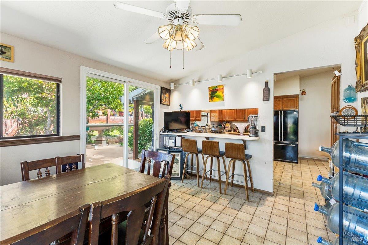 Detail Gallery Image 11 of 52 For 4331 Panorama Dr, Santa Rosa,  CA 95404 - 6 Beds | 3 Baths