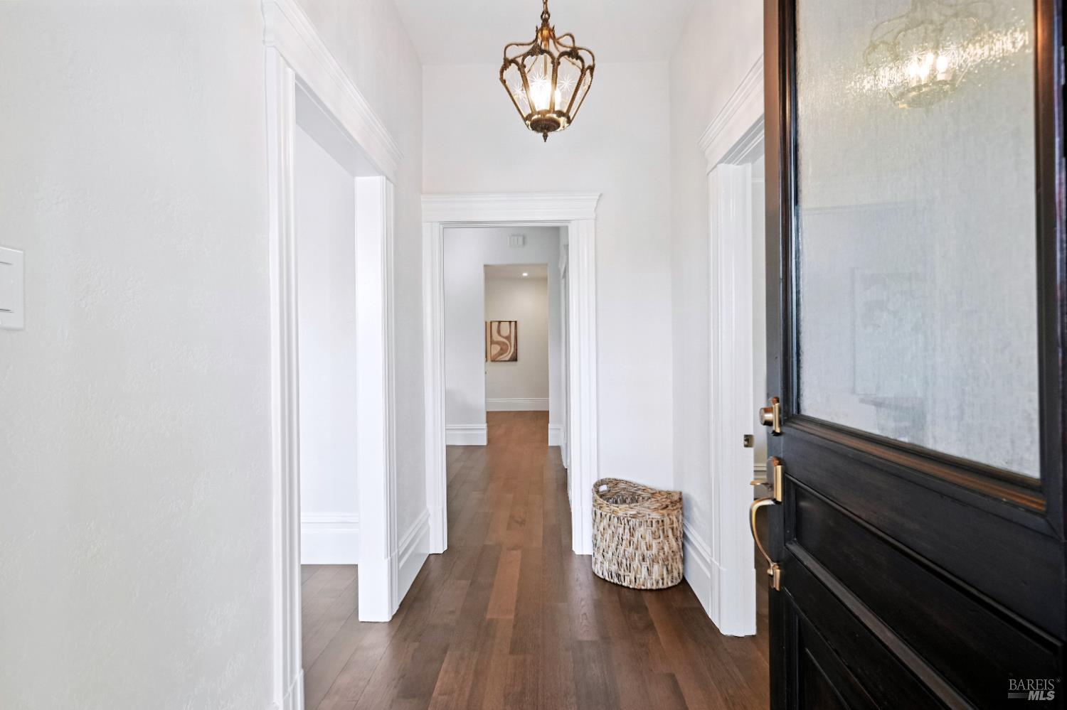Detail Gallery Image 7 of 66 For 15 8th St, Petaluma,  CA 94952 - 3 Beds | 2/1 Baths