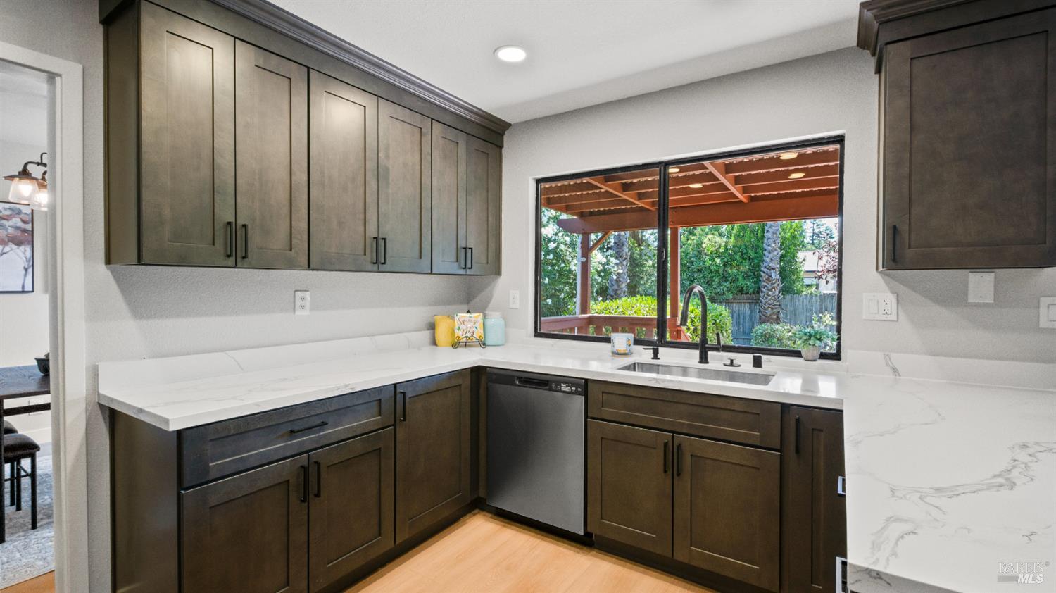 Detail Gallery Image 22 of 99 For 3265 Arroyo Dr, Fairfield,  CA 94533 - 4 Beds | 2/1 Baths