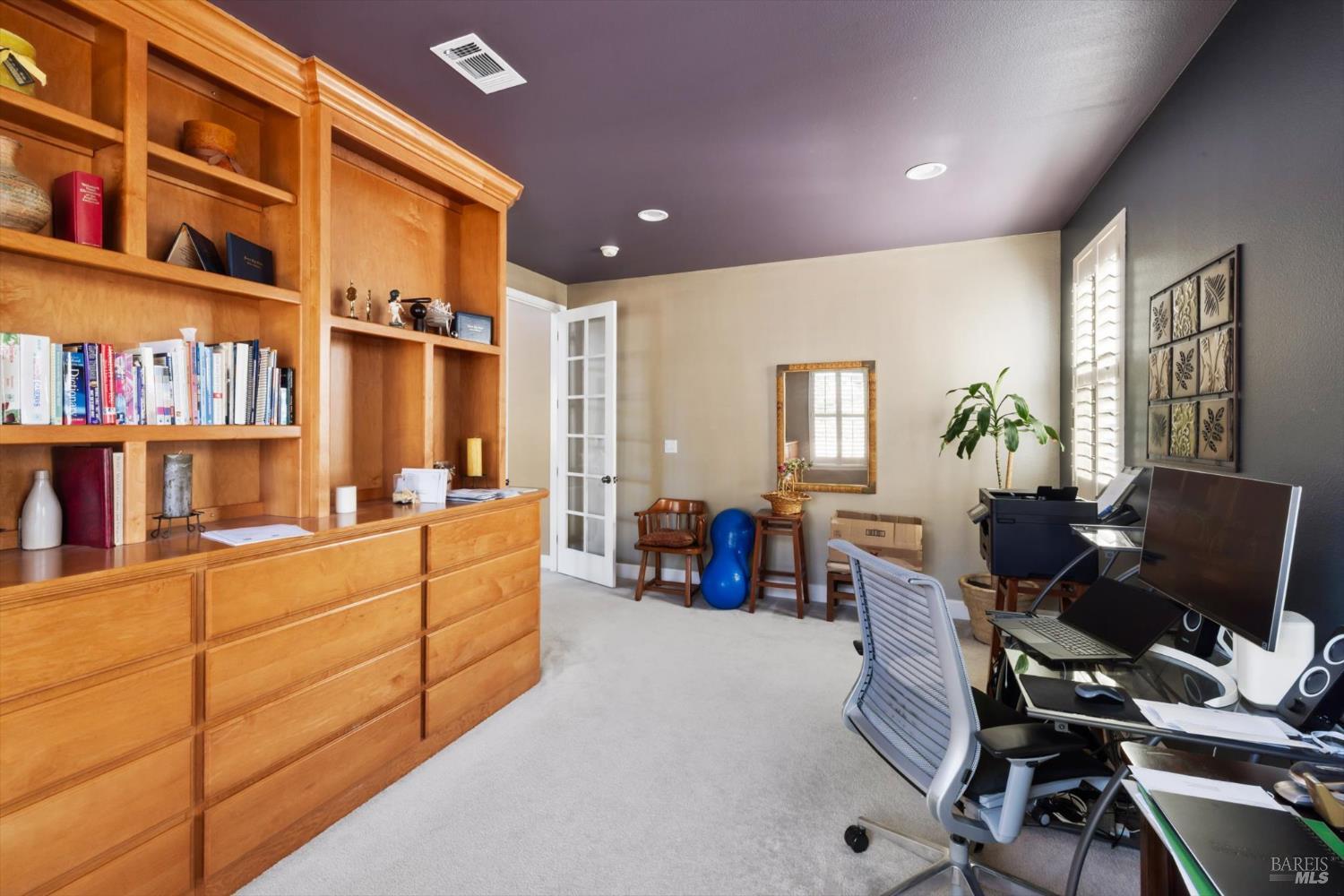 Detail Gallery Image 11 of 78 For 425 Arguello Dr, Benicia,  CA 94510 - 4 Beds | 2/1 Baths