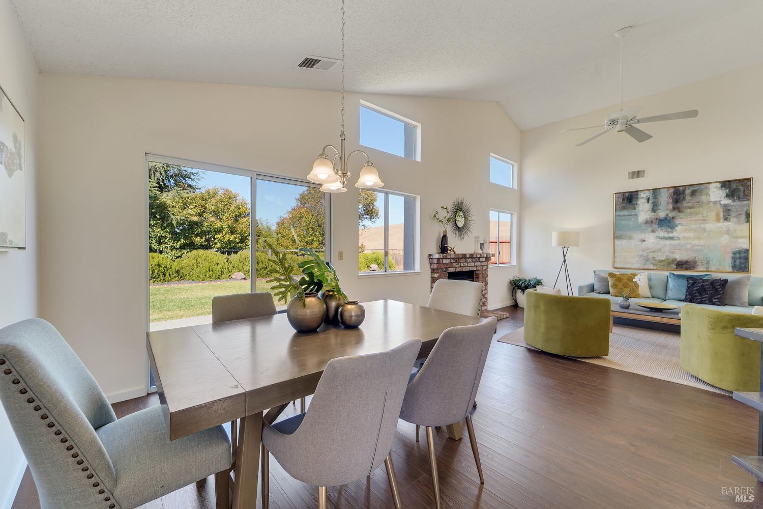 Detail Gallery Image 9 of 61 For 789 Barton Way, Benicia,  CA 94510 - 3 Beds | 2 Baths