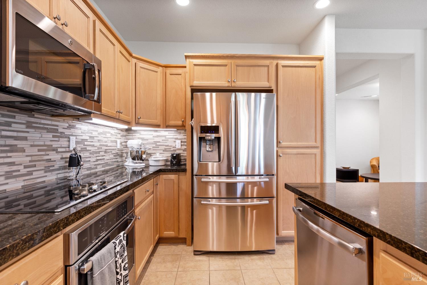 Detail Gallery Image 2 of 48 For 525 Eagle Dr, Rio Vista,  CA 94571 - 2 Beds | 2 Baths