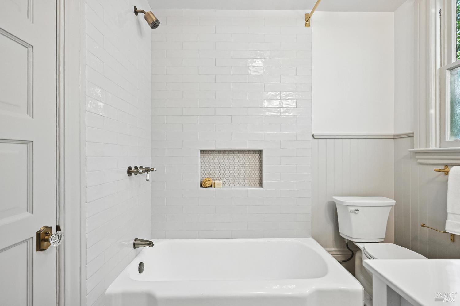 Detail Gallery Image 45 of 66 For 15 8th St, Petaluma,  CA 94952 - 3 Beds | 2/1 Baths