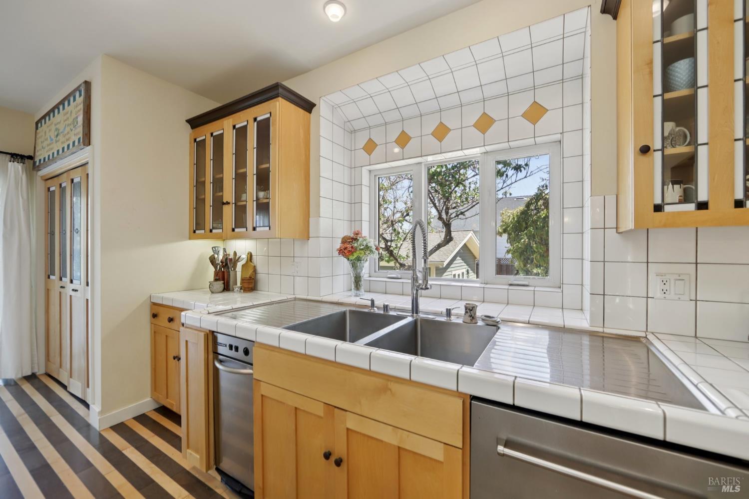 Detail Gallery Image 21 of 99 For 161 E D St, Benicia,  CA 94510 - 4 Beds | 3/1 Baths
