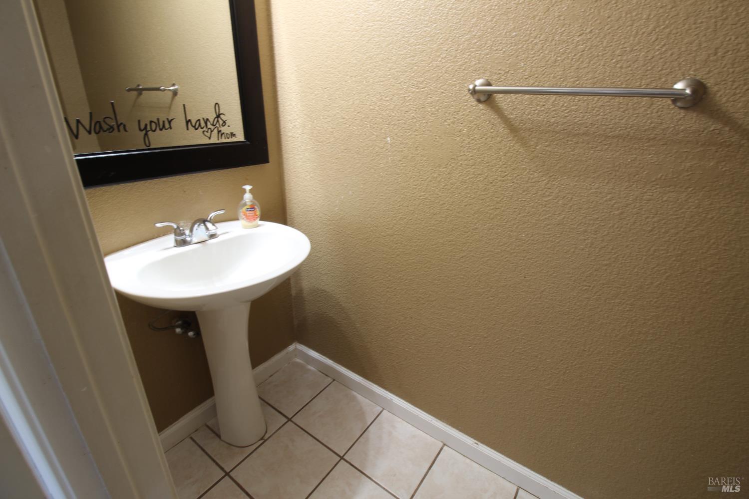 Detail Gallery Image 12 of 26 For 513 De Flores Cir, Rio Vista,  CA 94571 - 4 Beds | 2/1 Baths