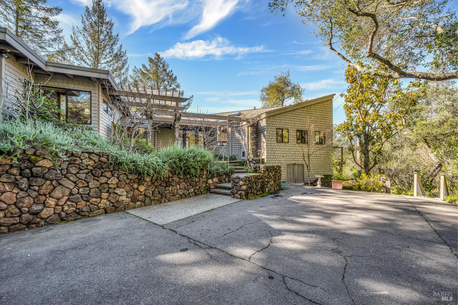 Detail Gallery Image 26 of 37 For 522 Meadowood Ln, Saint Helena,  CA 94574 - 2 Beds | 3 Baths