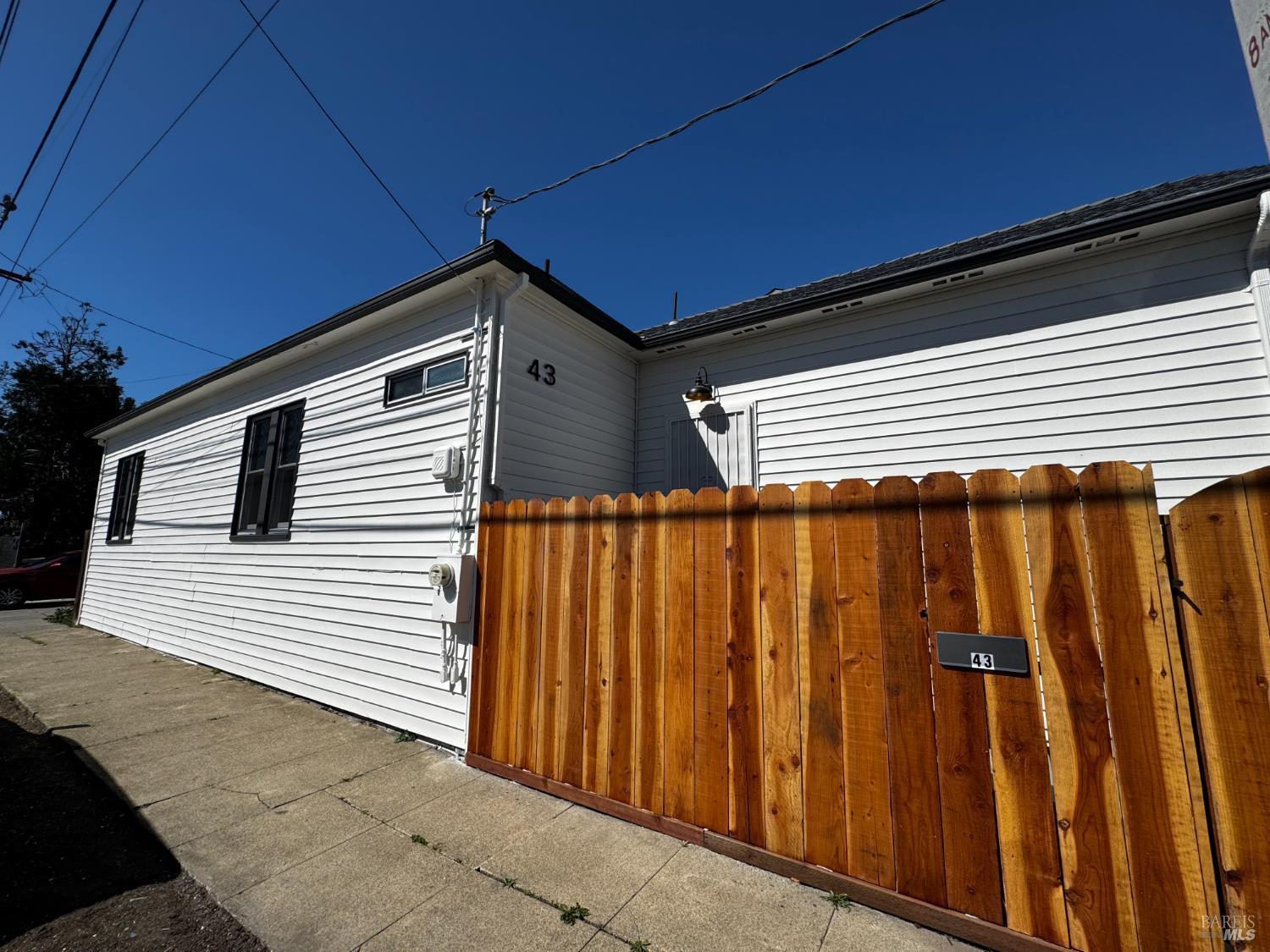 Detail Gallery Image 2 of 19 For 43 11th St, Richmond,  CA 94801 - 3 Beds | 2 Baths