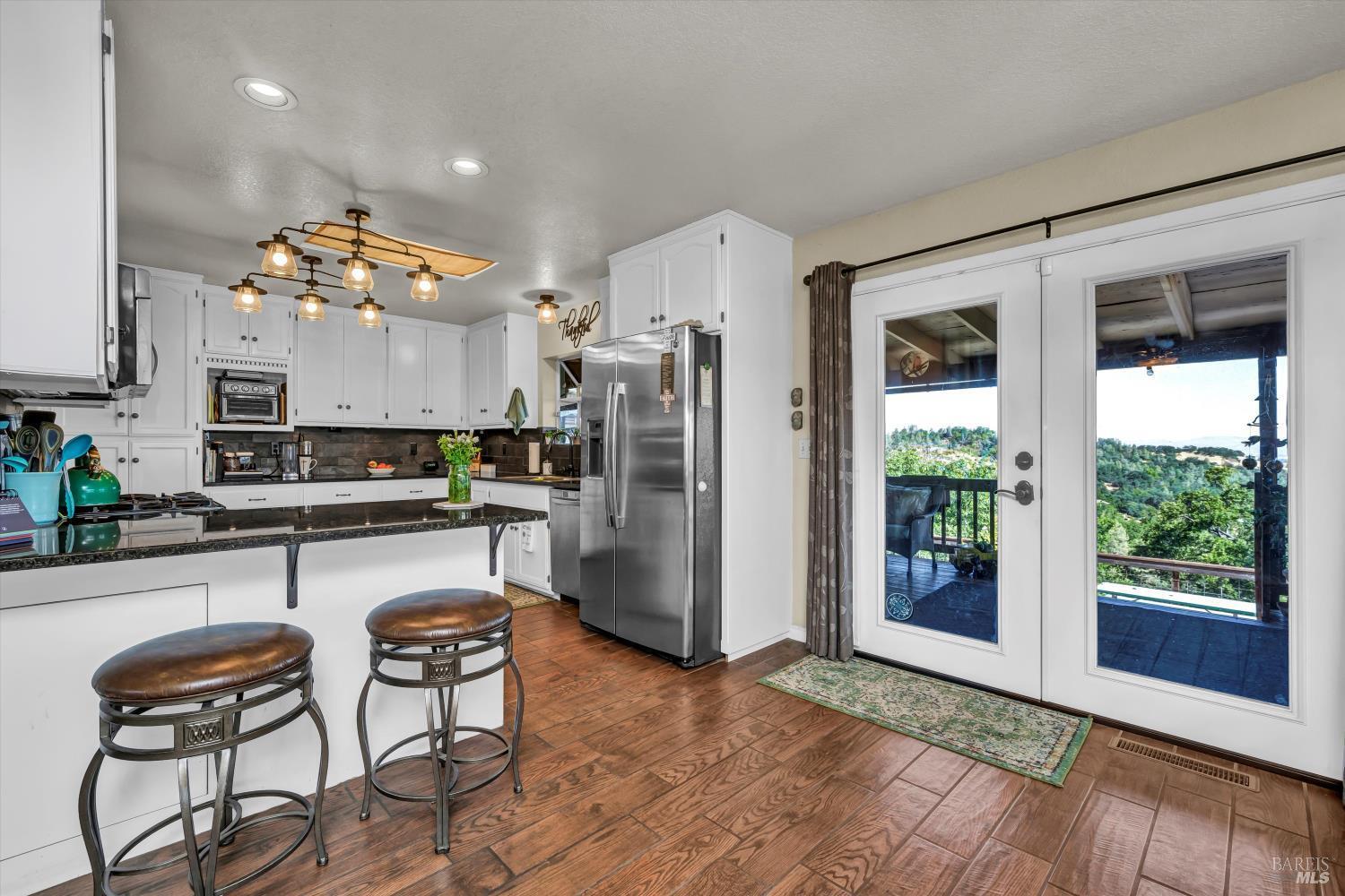Detail Gallery Image 4 of 54 For 10225 Kelsey Creek Dr, Kelseyville,  CA 95451 - 3 Beds | 3 Baths
