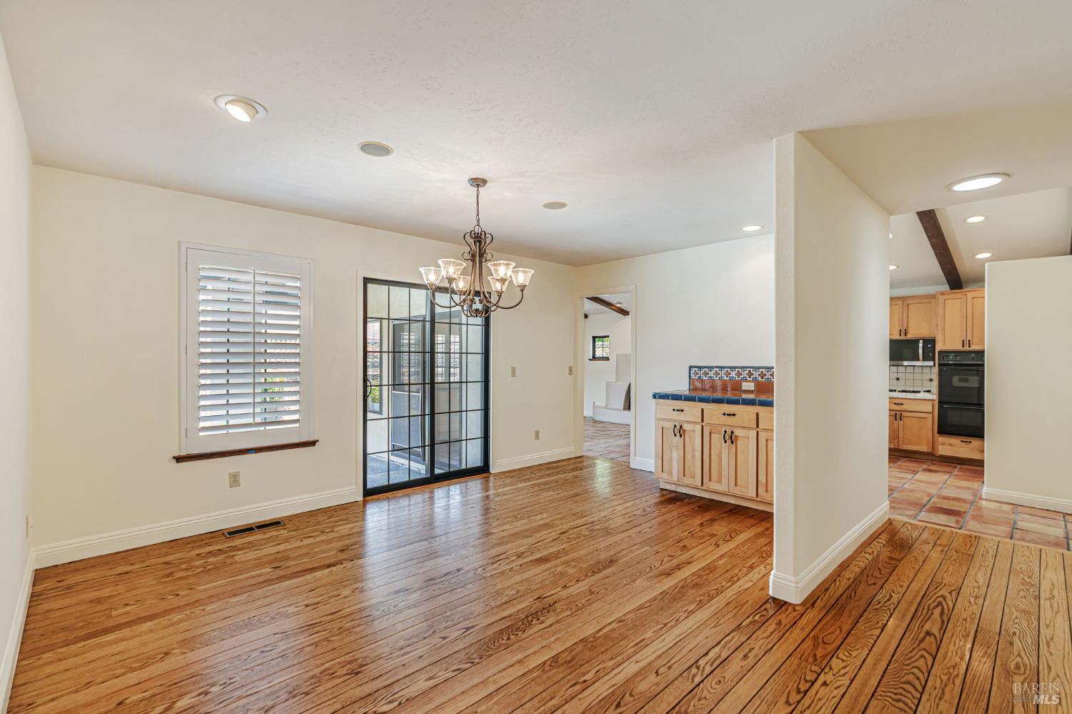 Detail Gallery Image 15 of 45 For 2213 Warwick Dr, Santa Rosa,  CA 95405 - 3 Beds | 2/1 Baths