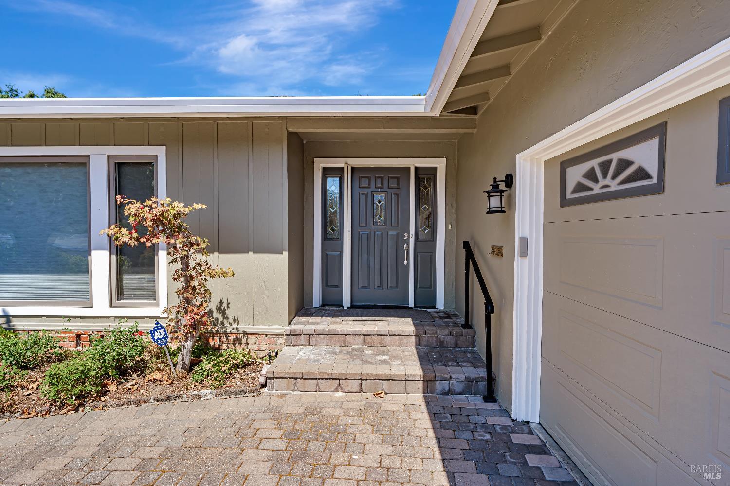 Detail Gallery Image 3 of 33 For 936 Patricia Way, San Rafael,  CA 94903 - 3 Beds | 2 Baths
