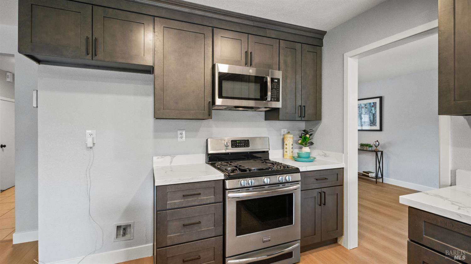 Detail Gallery Image 23 of 99 For 3265 Arroyo Dr, Fairfield,  CA 94533 - 4 Beds | 2/1 Baths