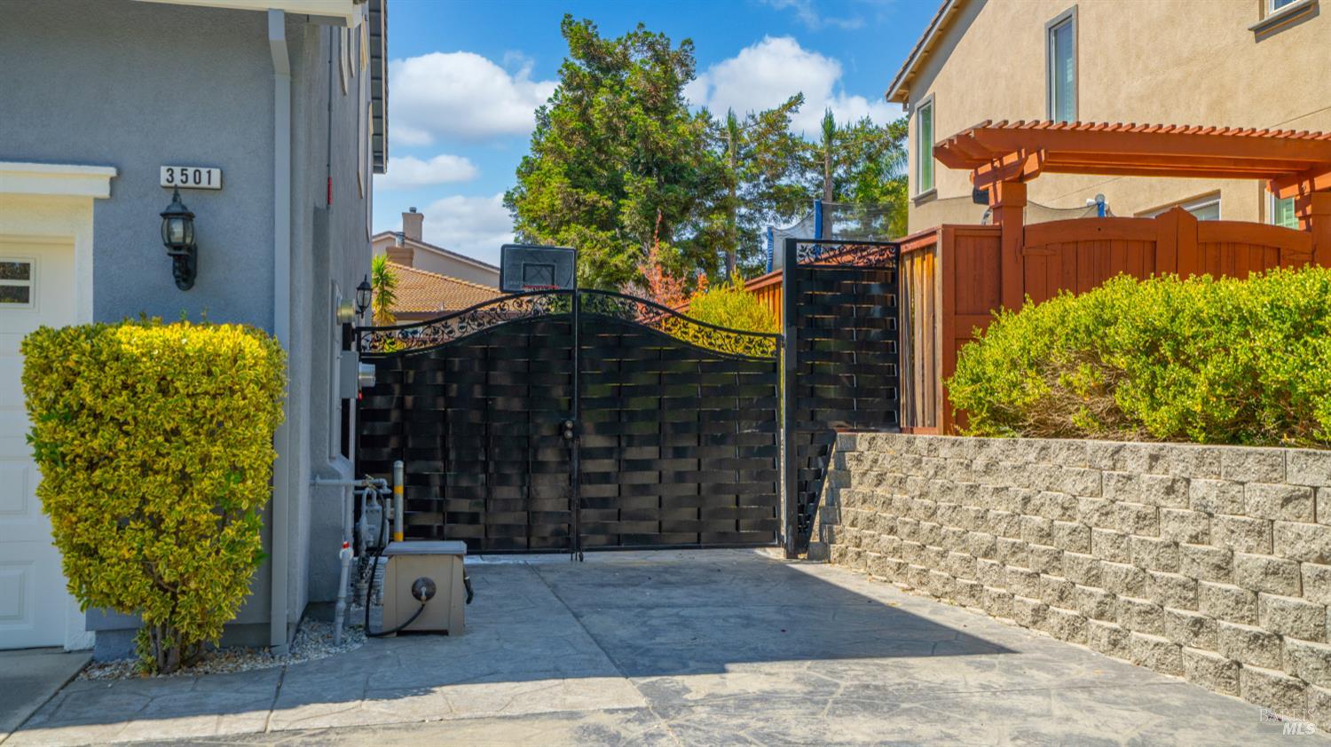Detail Gallery Image 7 of 57 For 3501 Sunny Hill Ct, Fairfield,  CA 94534 - 4 Beds | 4/1 Baths