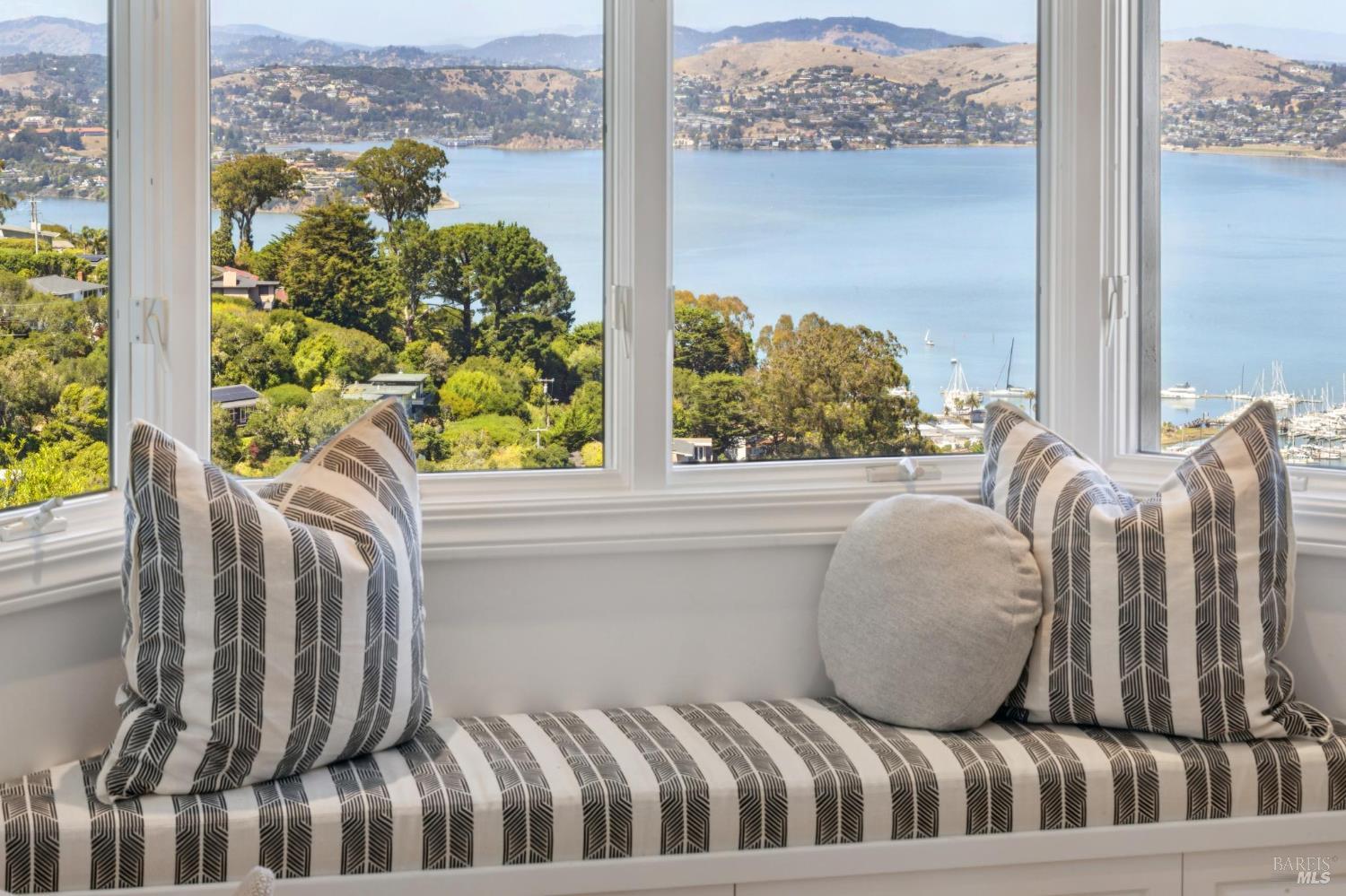 Detail Gallery Image 54 of 72 For 260 Spencer Ave, Sausalito,  CA 94965 - 5 Beds | 5 Baths