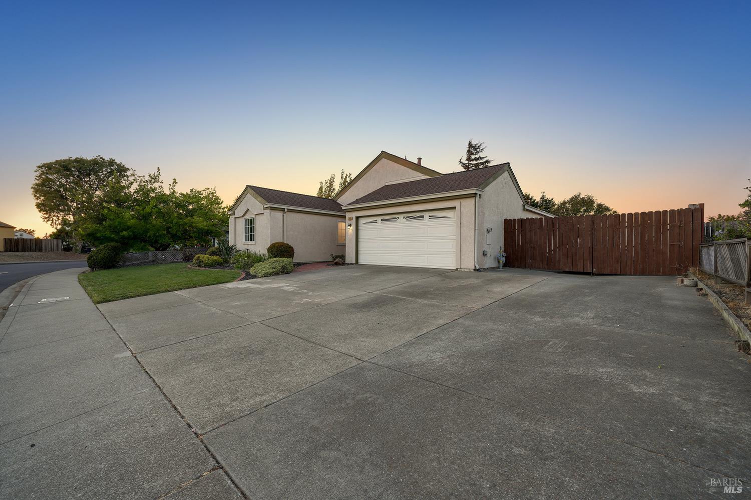 Detail Gallery Image 39 of 61 For 789 Barton Way, Benicia,  CA 94510 - 3 Beds | 2 Baths