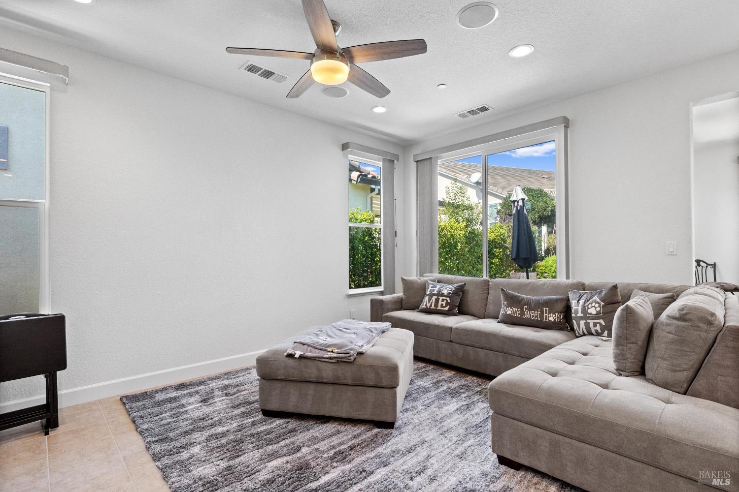 Detail Gallery Image 10 of 48 For 525 Eagle Dr, Rio Vista,  CA 94571 - 2 Beds | 2 Baths