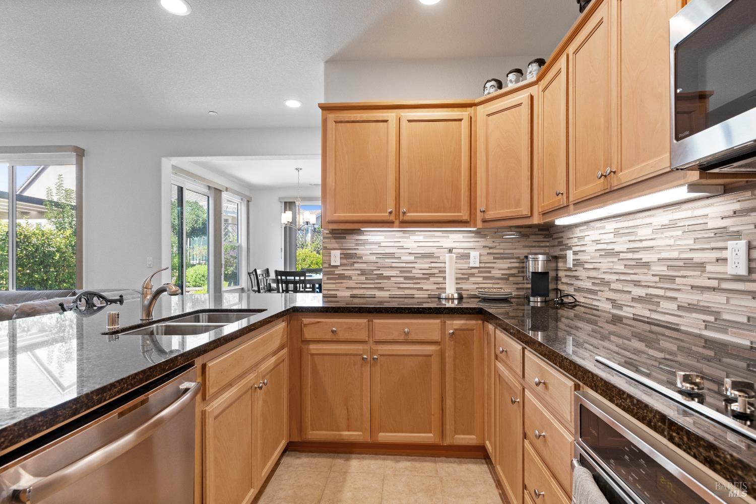 Detail Gallery Image 5 of 48 For 525 Eagle Dr, Rio Vista,  CA 94571 - 2 Beds | 2 Baths