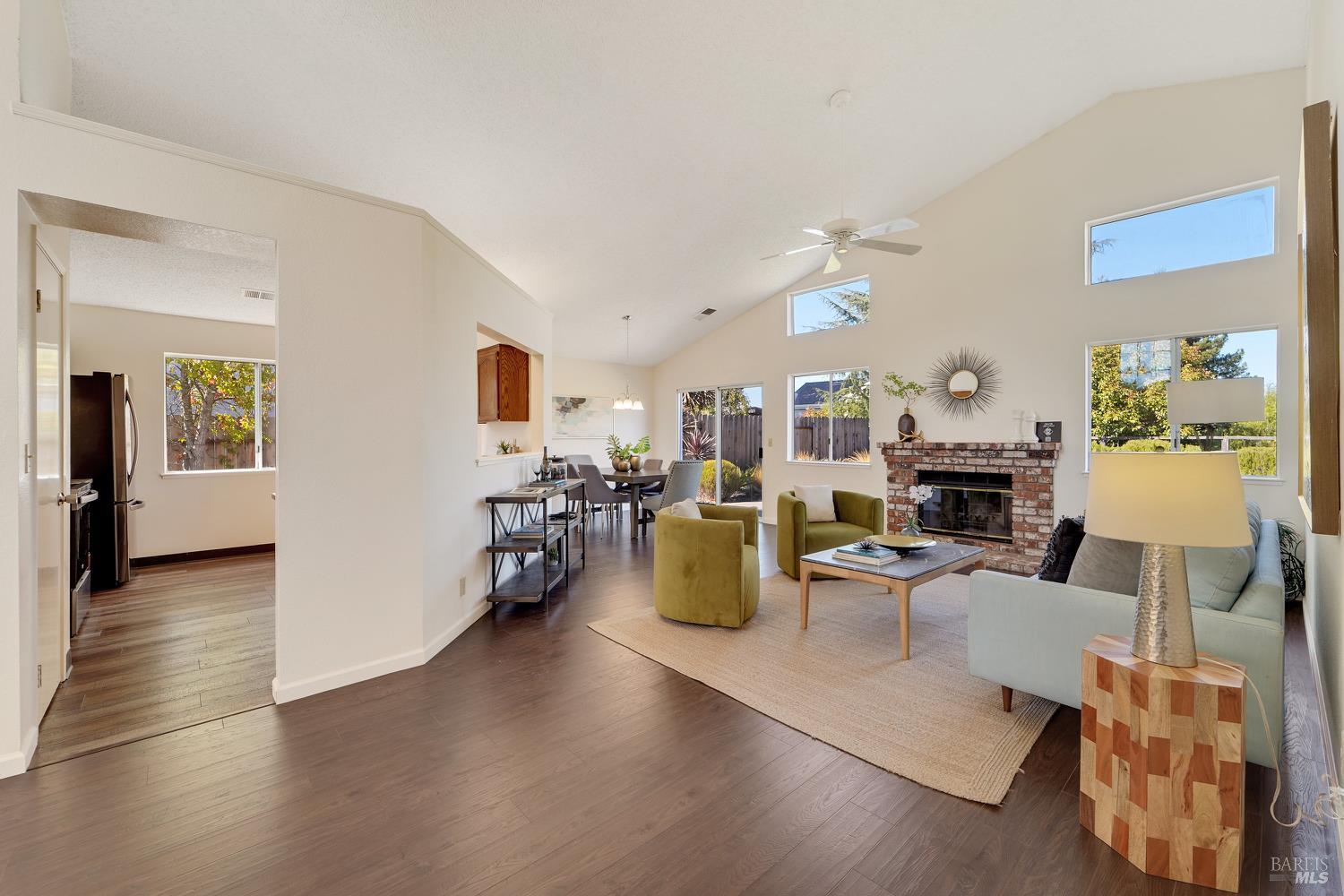 Detail Gallery Image 8 of 61 For 789 Barton Way, Benicia,  CA 94510 - 3 Beds | 2 Baths