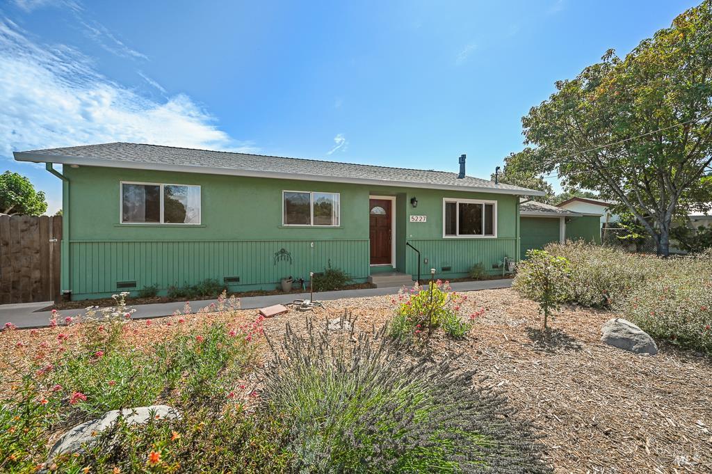 Detail Gallery Image 1 of 34 For 5227 Wendell Ln, Sebastopol,  CA 95472 - 3 Beds | 1 Baths