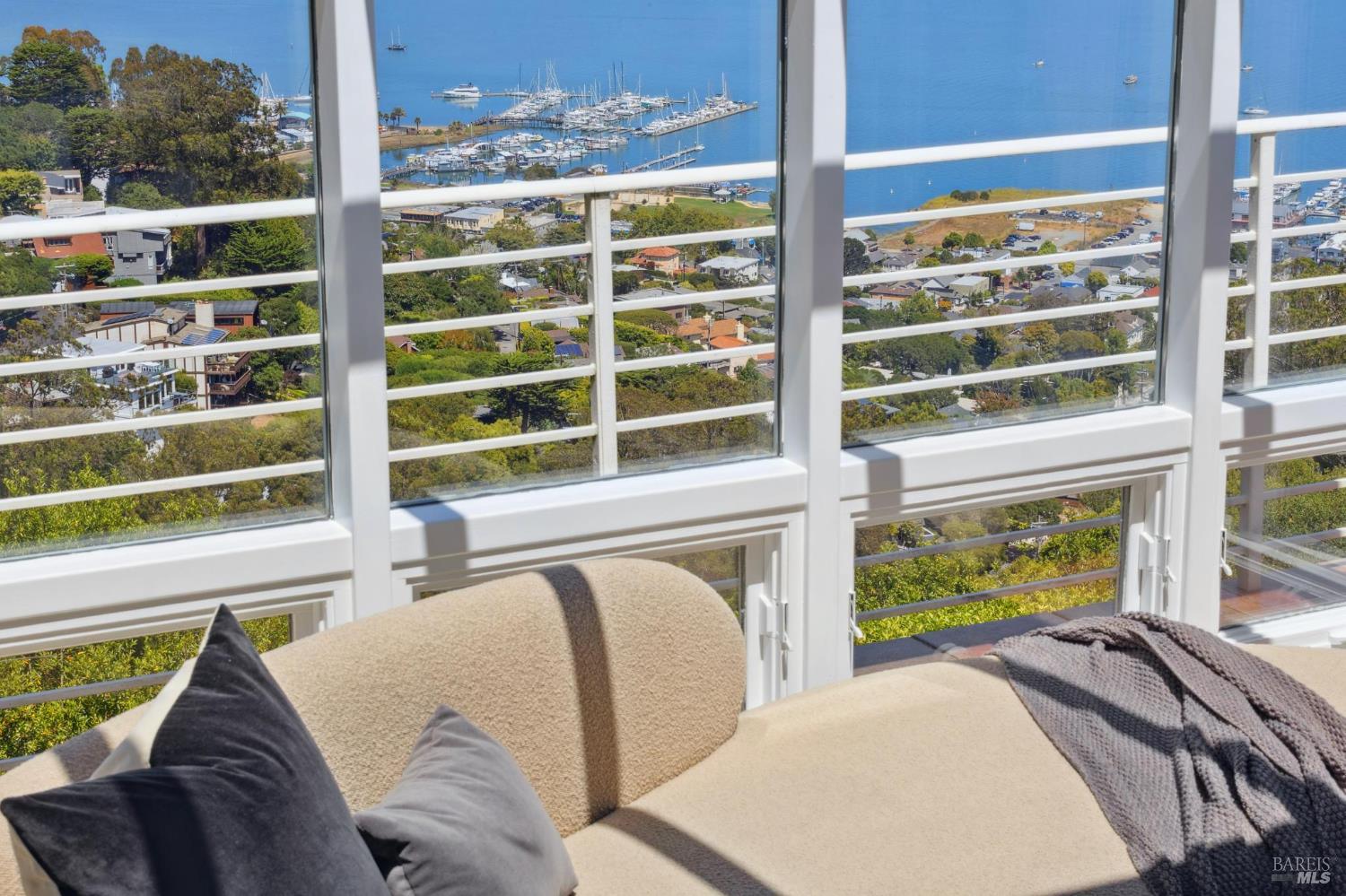 Detail Gallery Image 18 of 72 For 260 Spencer Ave, Sausalito,  CA 94965 - 5 Beds | 5 Baths