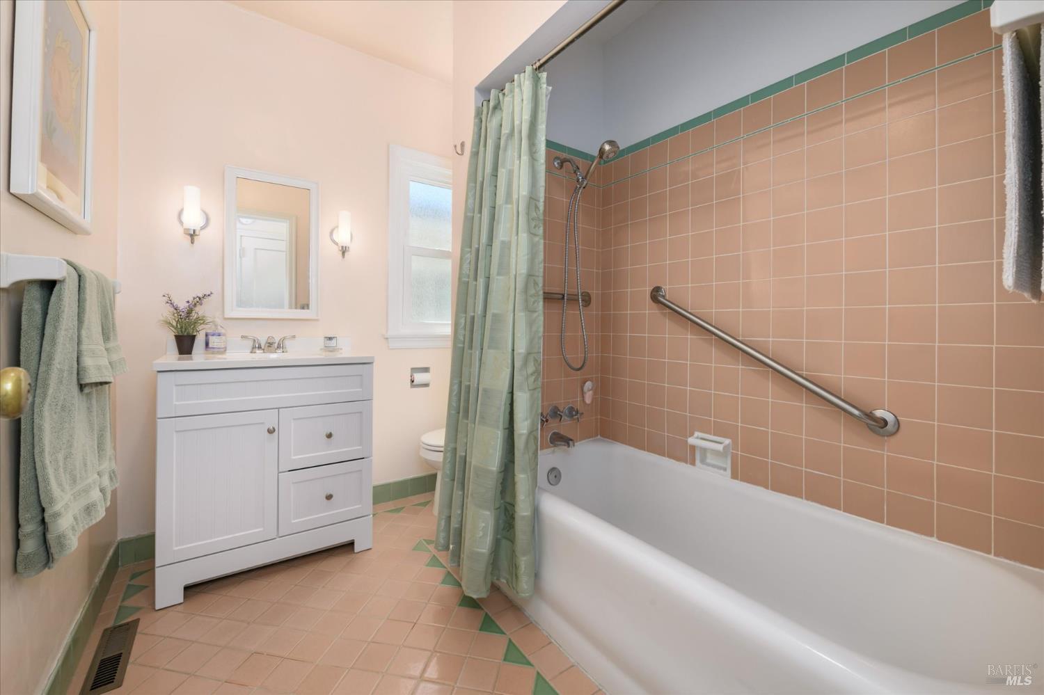 Detail Gallery Image 21 of 28 For 1201 Missouri St, Fairfield,  CA 94533 - 3 Beds | 2/1 Baths